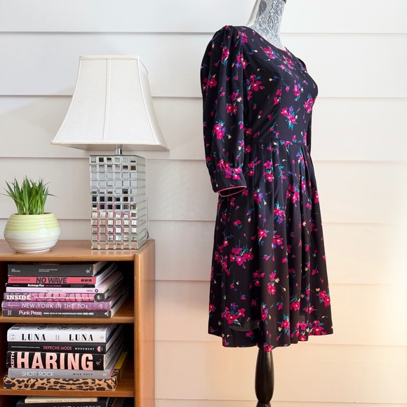 Vintage 80s Floral Print Dress by Lanz - Picture 3 of 7